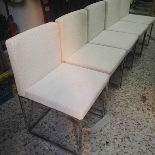 sillas-modernas-tapizadas.jpeg