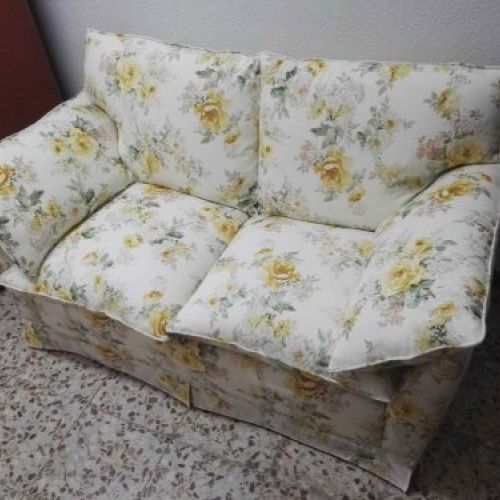 sofa flores